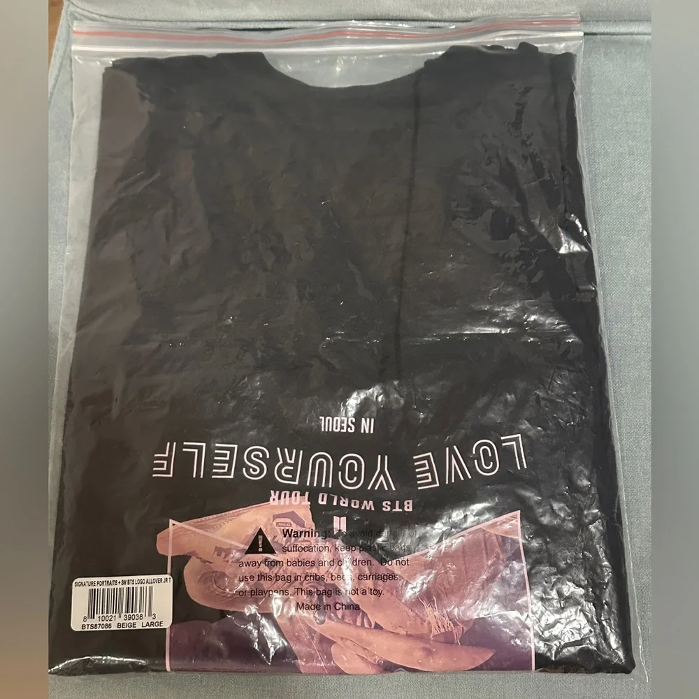 Rare BTS World Tour LOVE YOURSELF IN SEOUL T shirt Official 2019.01.26 - Picture 2 of 6